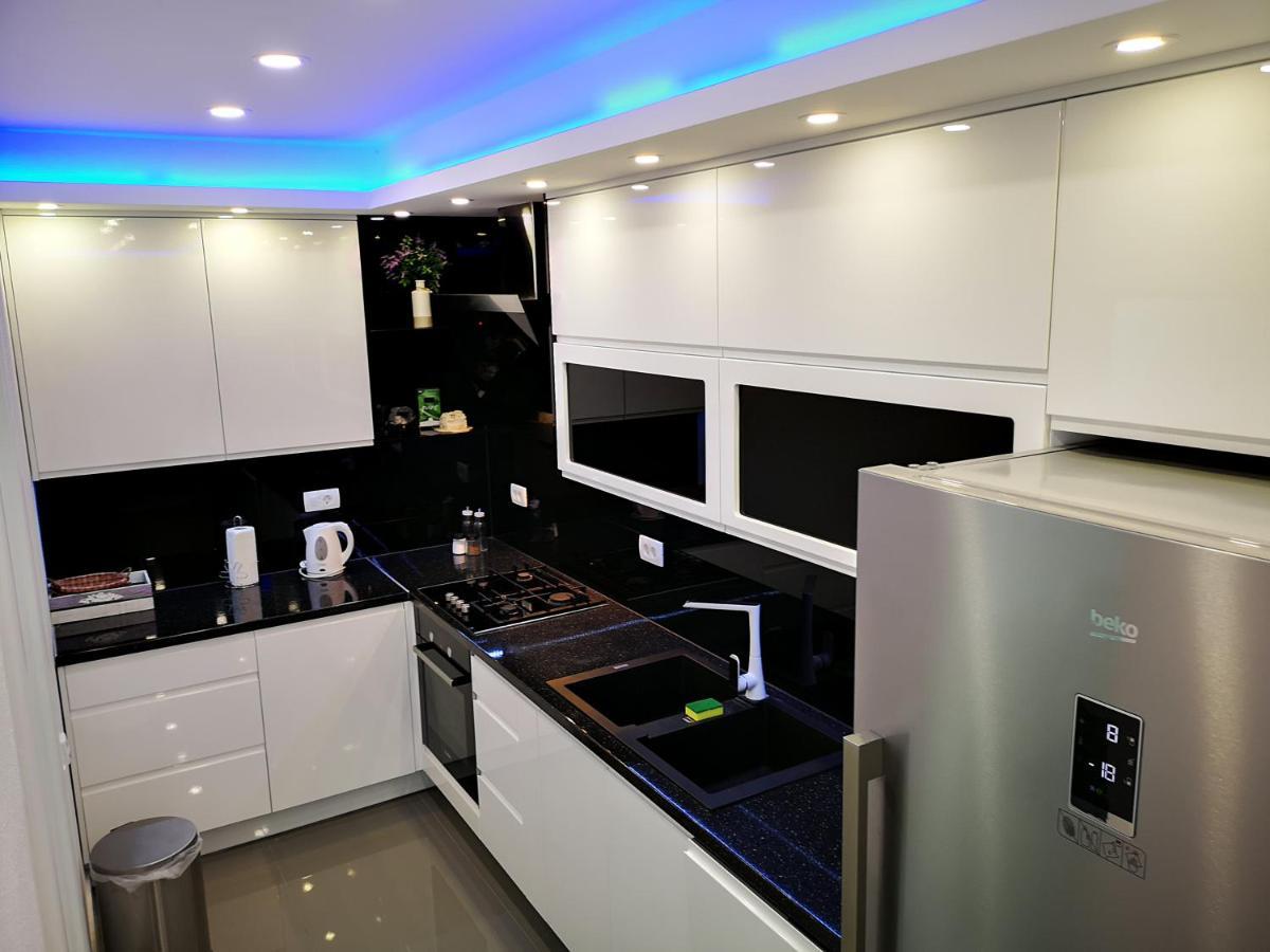Deluxe Apartment F & M Tučepi Eksteriør bilde