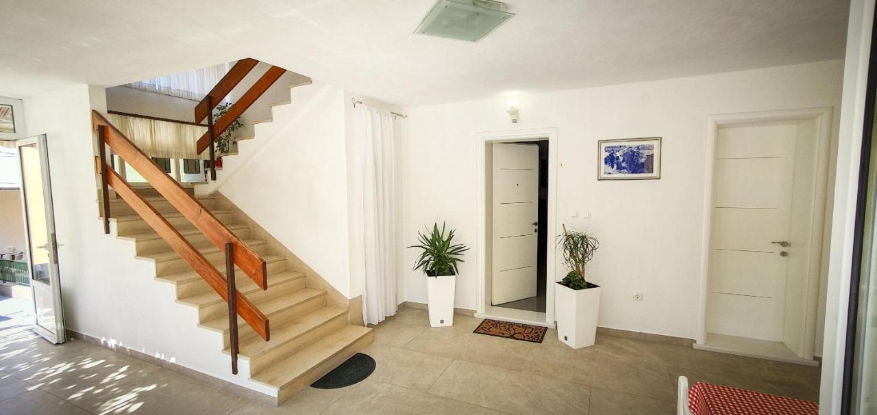 Deluxe Apartment F & M Tučepi Eksteriør bilde