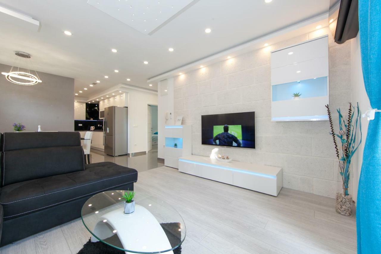 Deluxe Apartment F & M Tučepi Eksteriør bilde
