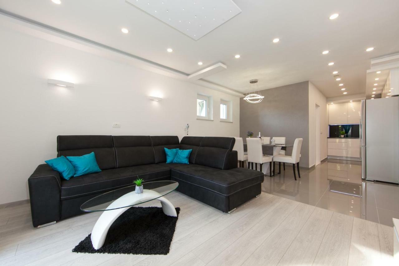 Deluxe Apartment F & M Tučepi Eksteriør bilde